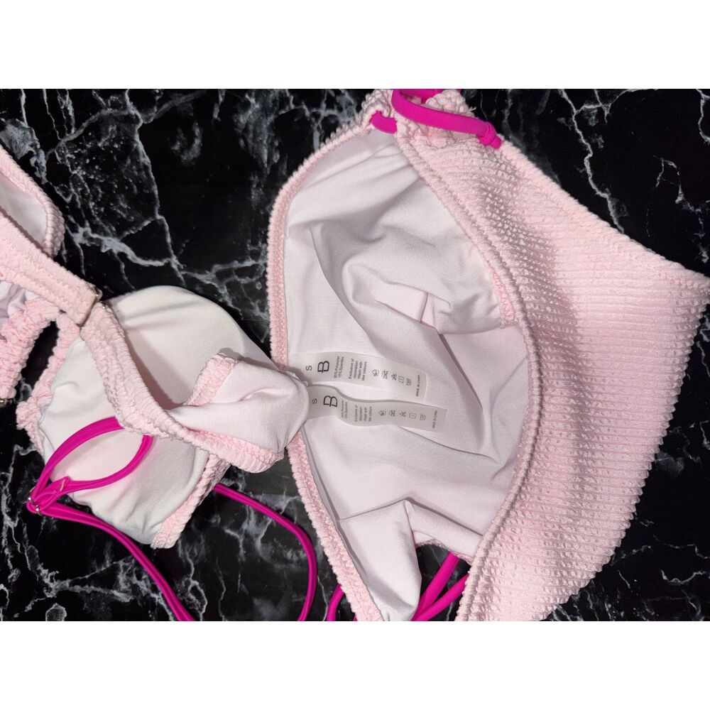 Pink Bikini - Picture 3 of 3